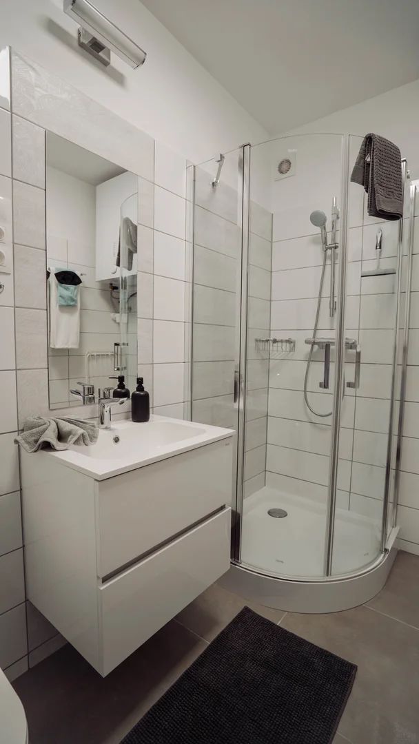 2 fős apartman – fürdőszoba zuhanyzóval